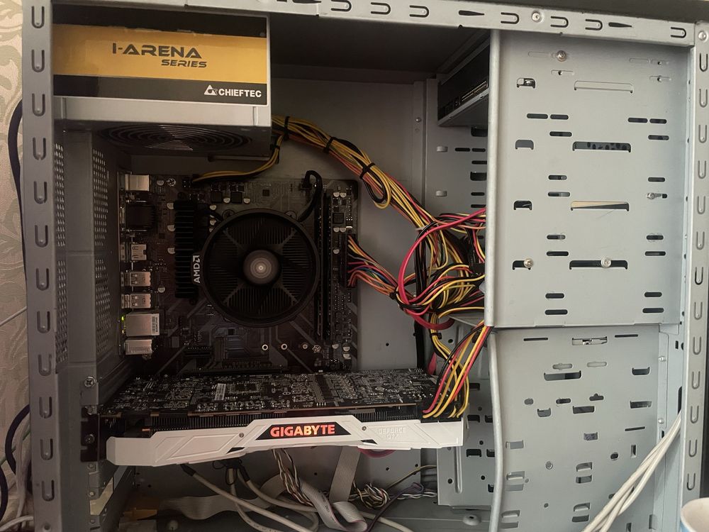 Продам ігровий пк 1080 ti 11gb/ryzen 7/ddr4 16gb/128 ssd