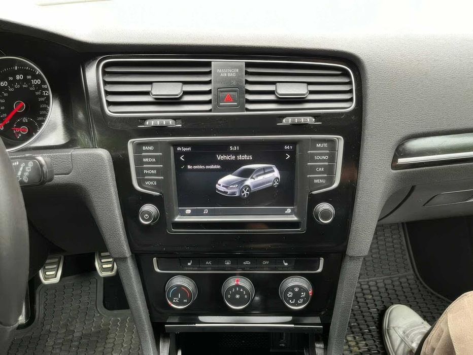 Volkswagen Golf GTI SE 4-Door      2017