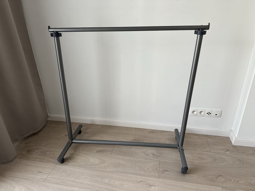 Stojak na ubrania ikea