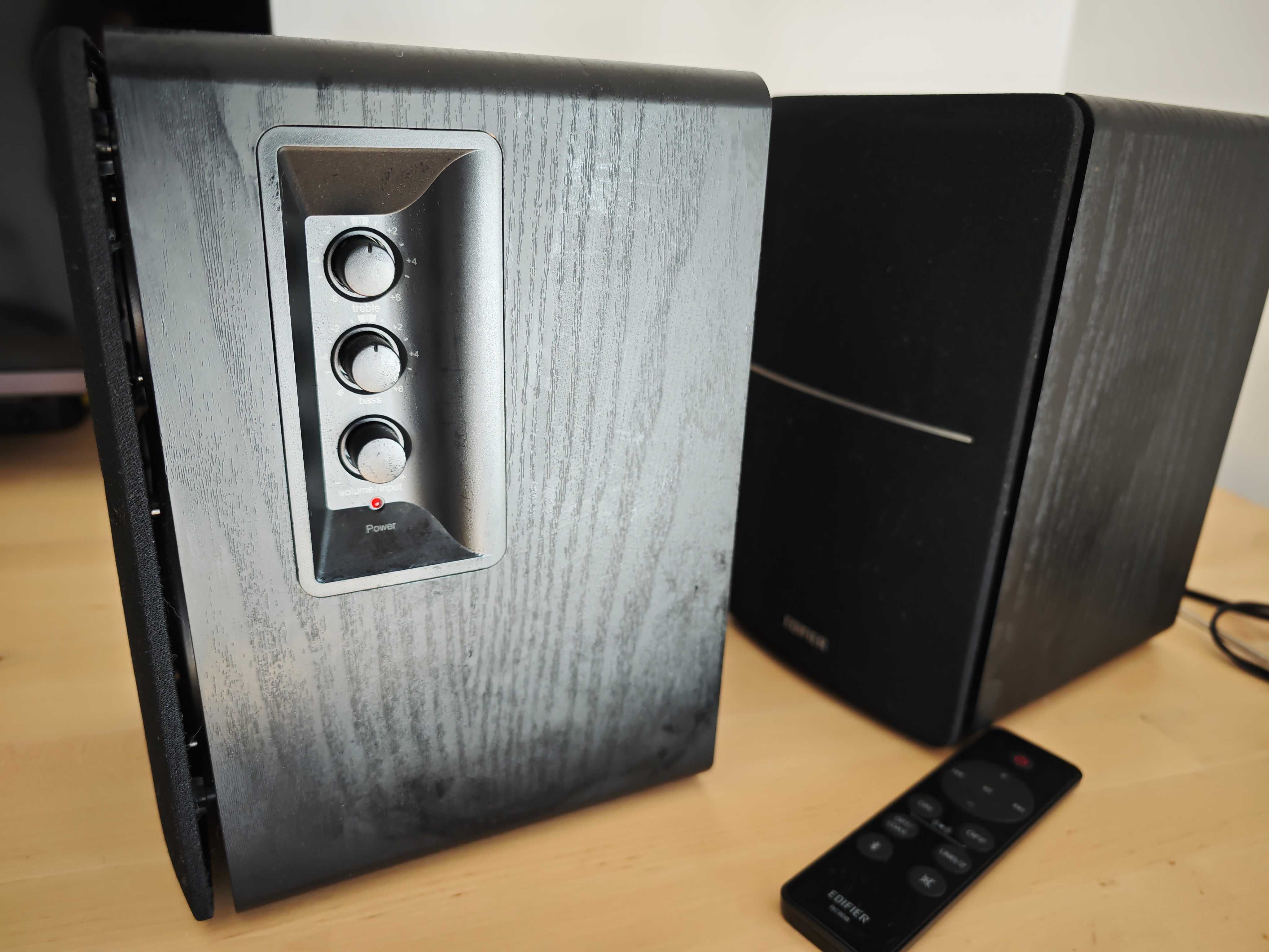 Colunas Edifier R1280DBs 2.0 ativas de estante c Bluetooth SPDIF 42 W