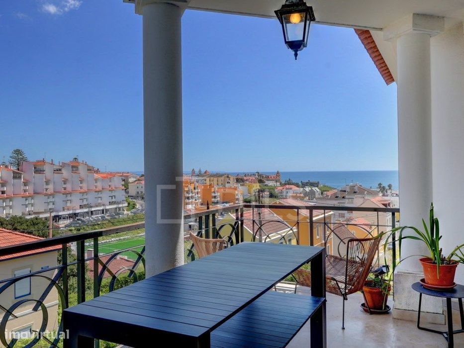 Apartamento T3 + 1 duplex com vista mar, no Estoril