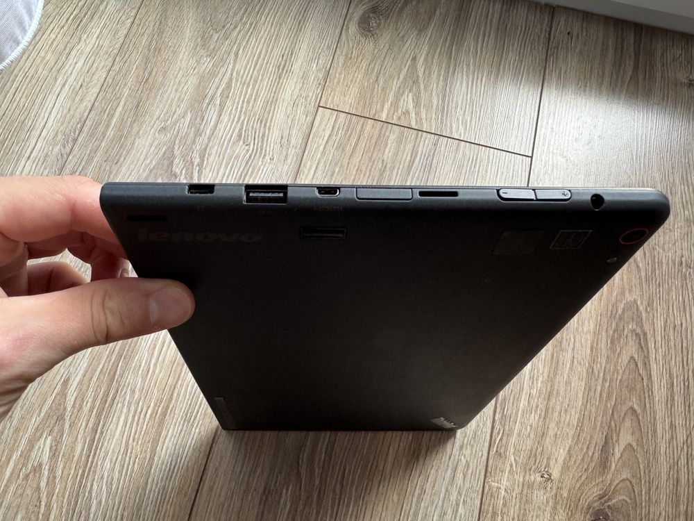 Lenovo Thinkpad 10 tablet z Windows 10 pro