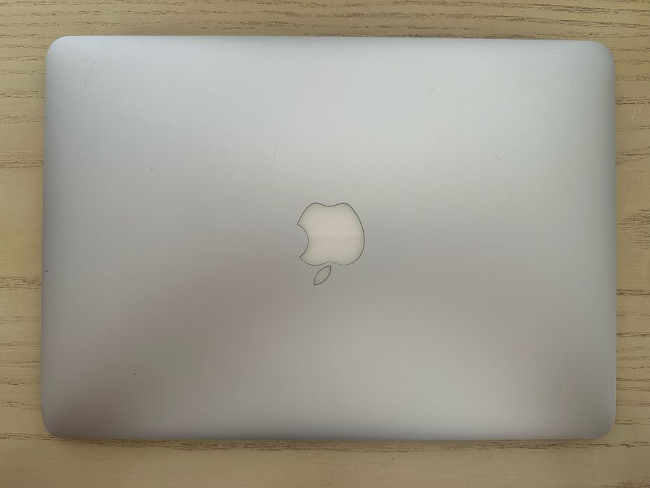Macbook Air 2015 a funcionar (13”, disco 128 Gb e 4 Gb RAM)