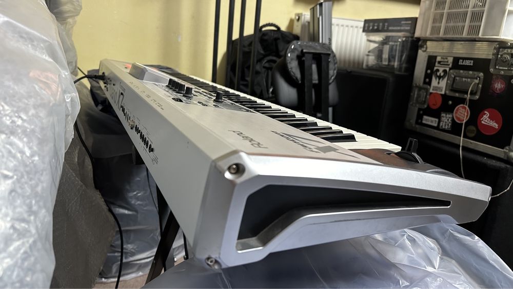 Roland Fantom  X7