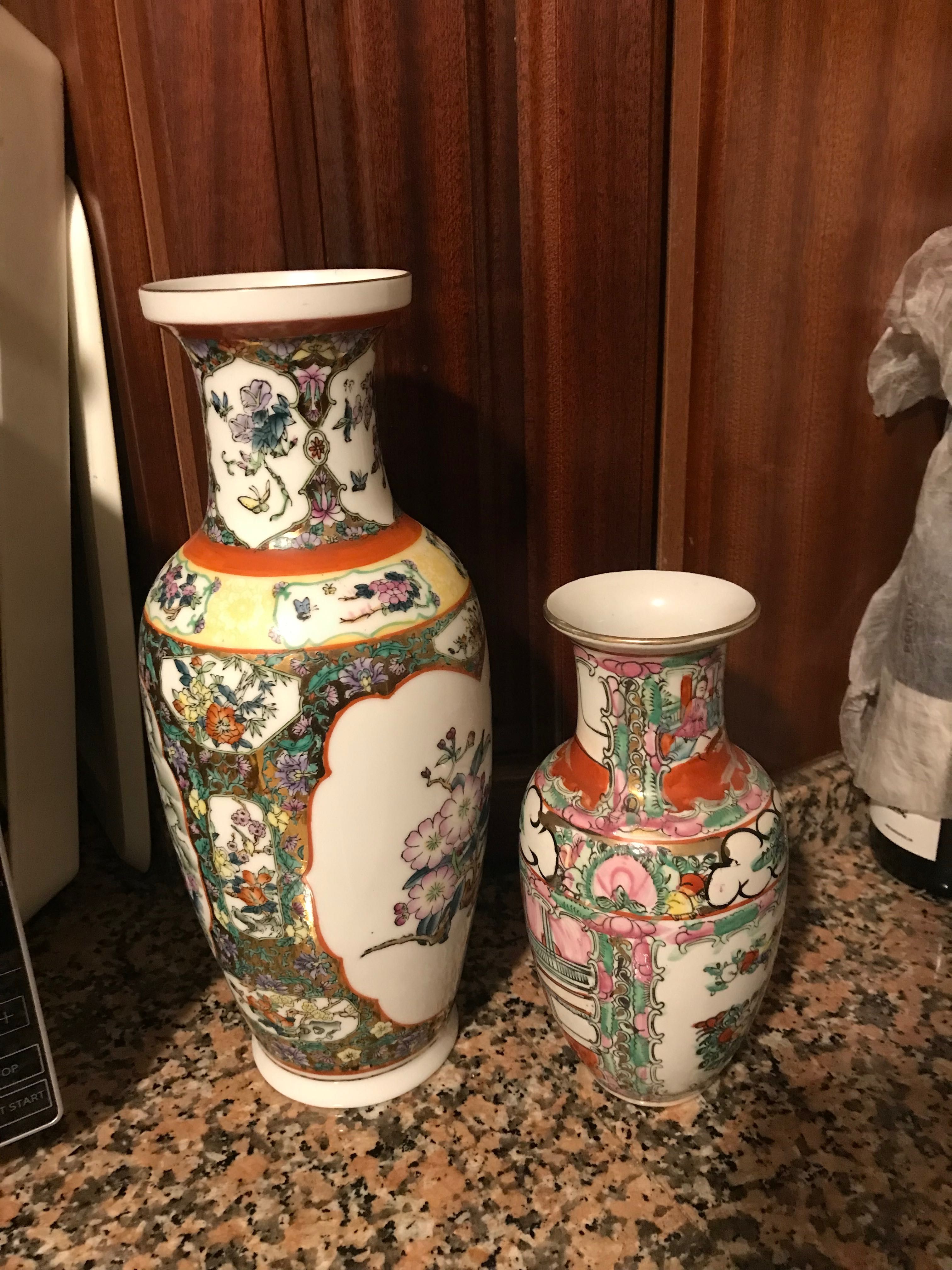 Vasos chineses de loiça, altura 32cm e 20cm