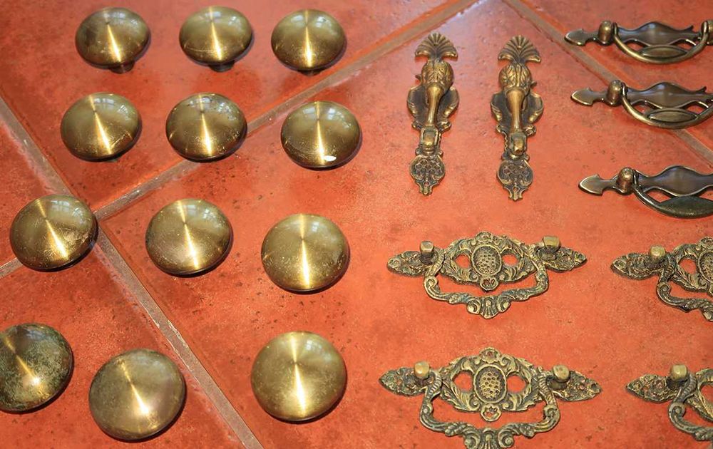 Puxadores e peças para gavetas móveis portas ou janelas