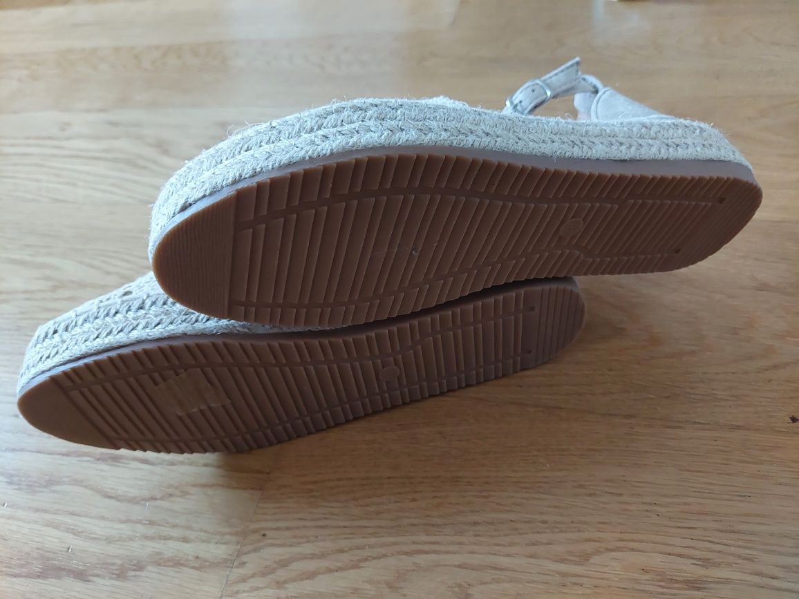 Nowe Espadryle z Koronką Beż 38