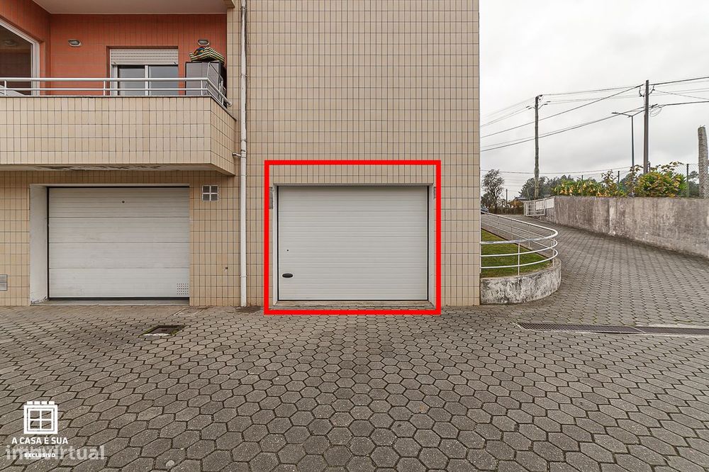 Garagem fechada para 3 viaturas em Gião, S. M. Feira - Exclusivo