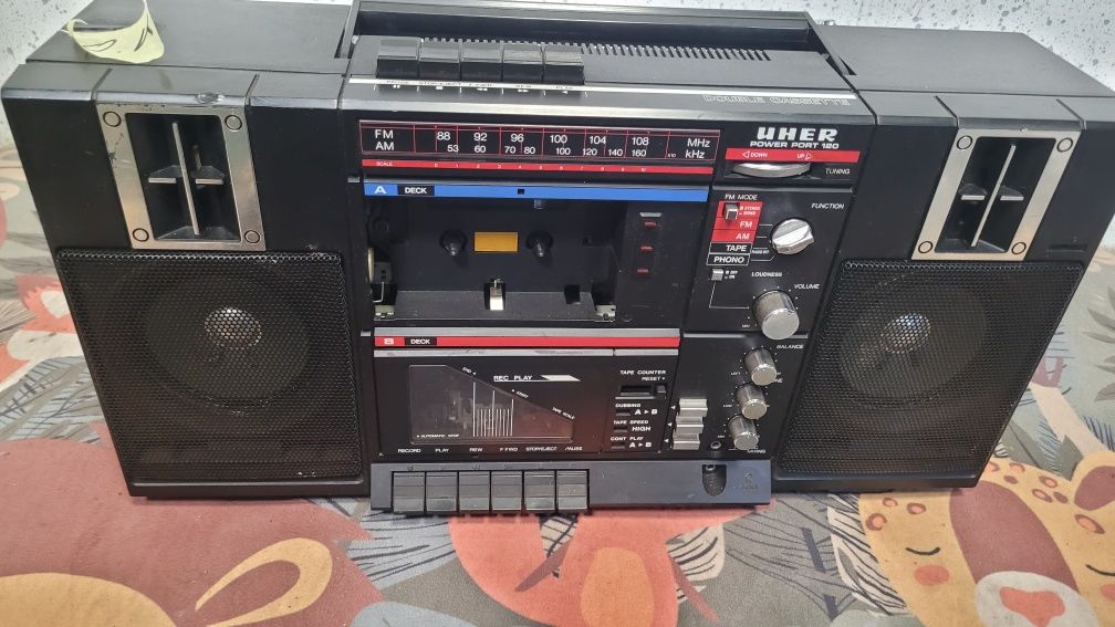 Radiomagnetofon Usher