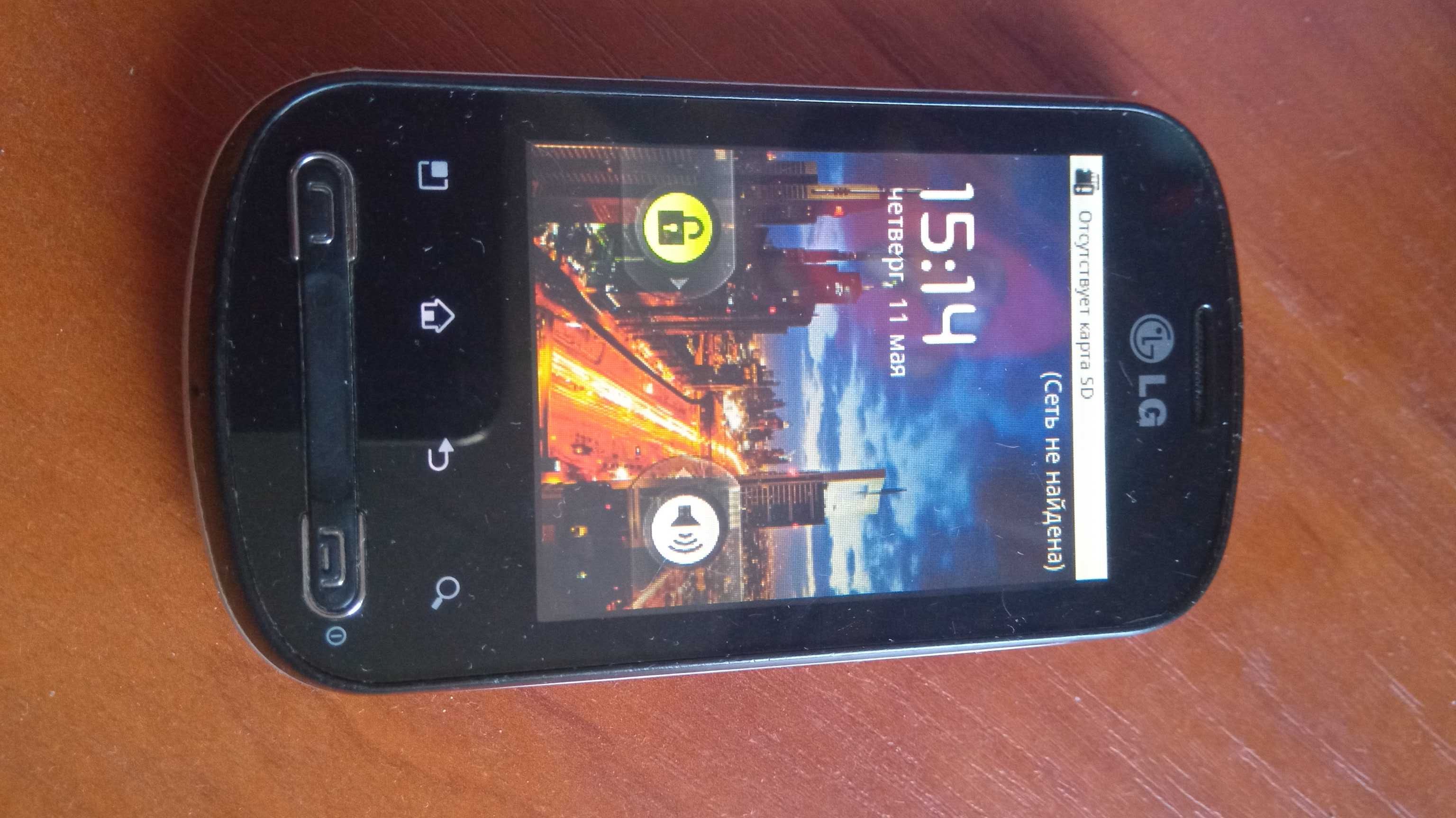 Мобильный телефон LG Optimus Me P350