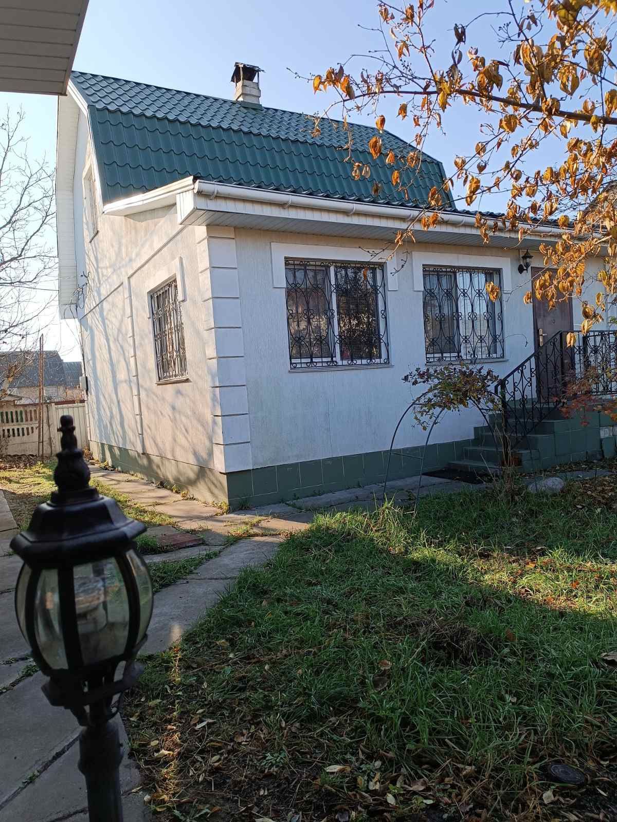 Будинок з ремонтом. Озеро, ліс.