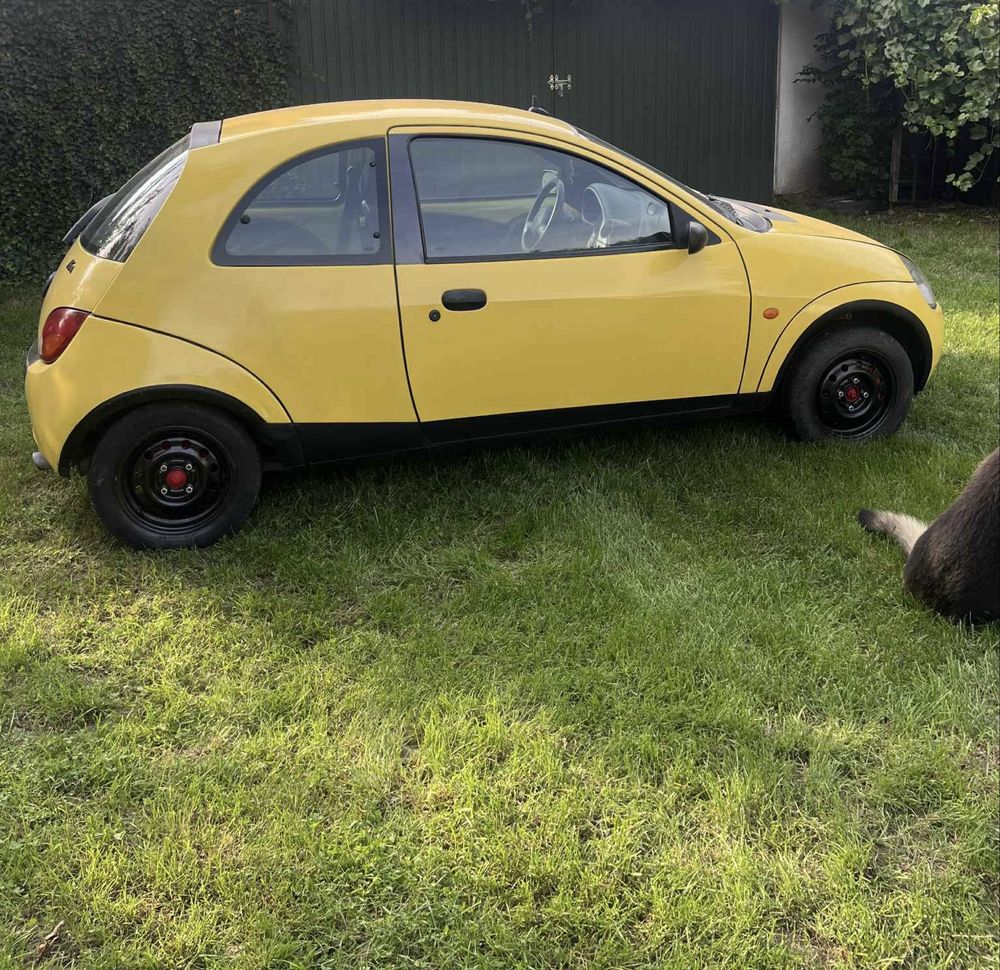 Sprzedam samochód Ford Ka 1,3 2004r. w b. dobrym stanie.