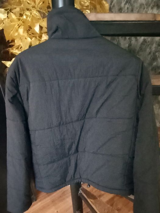 Куртка жіноча Stradivarius.