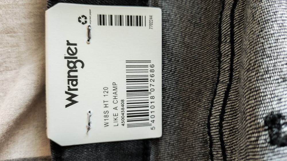 Wrangler Larston Like a Champ czarne męskie jeansy rozm 38/34
