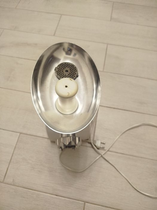 Продам м'ясорубку Сатурн