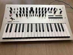 Korg Minilogue -