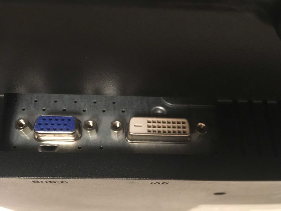 monitor 22 cale Hyundai