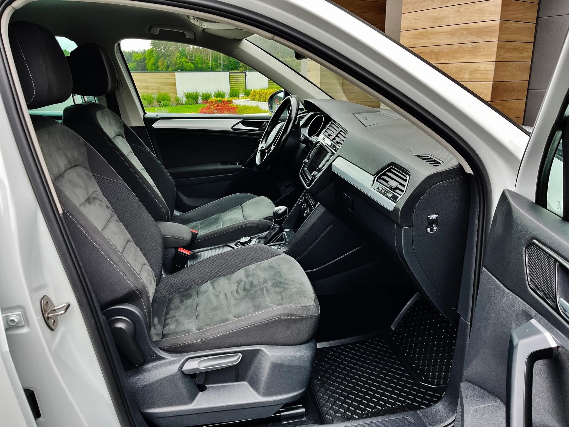 Volkswagen Tiguan 100%Bezwypadek LED ALCANTARA NAVI KAMERAwebastoMasażeKlima3streEUROPA