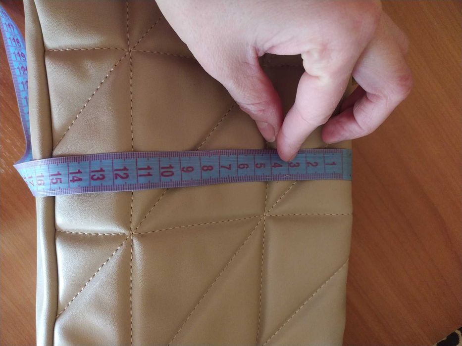 Продам сумочку беж