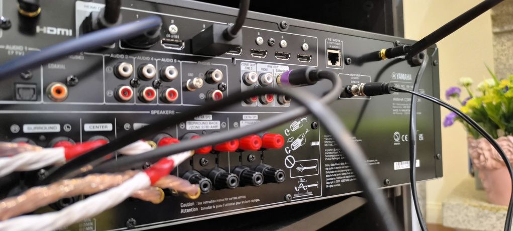 Amplificador AV Yamaha RX-V6 – Como Novo, com Garantia.
