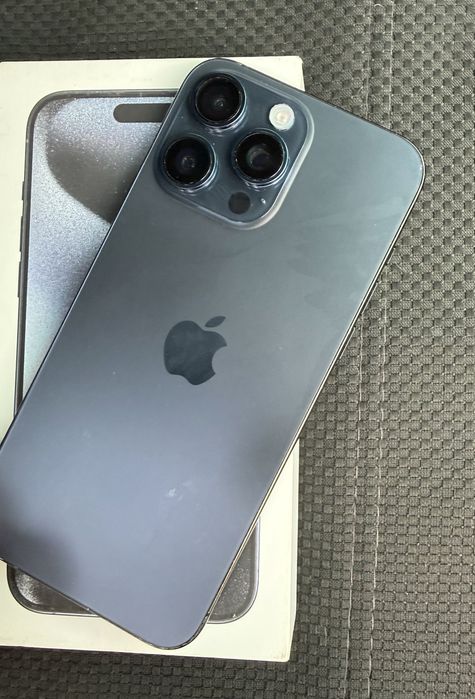 Iphone 15 Pro Max/256 GB Neverlock/E-sim
