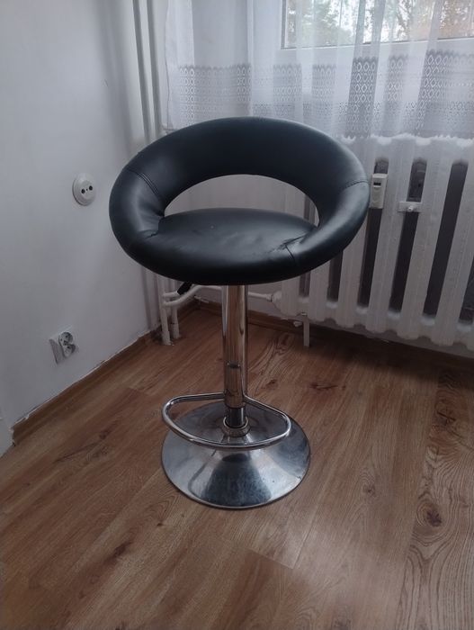 Sprzedam krzesło barowe hoker.