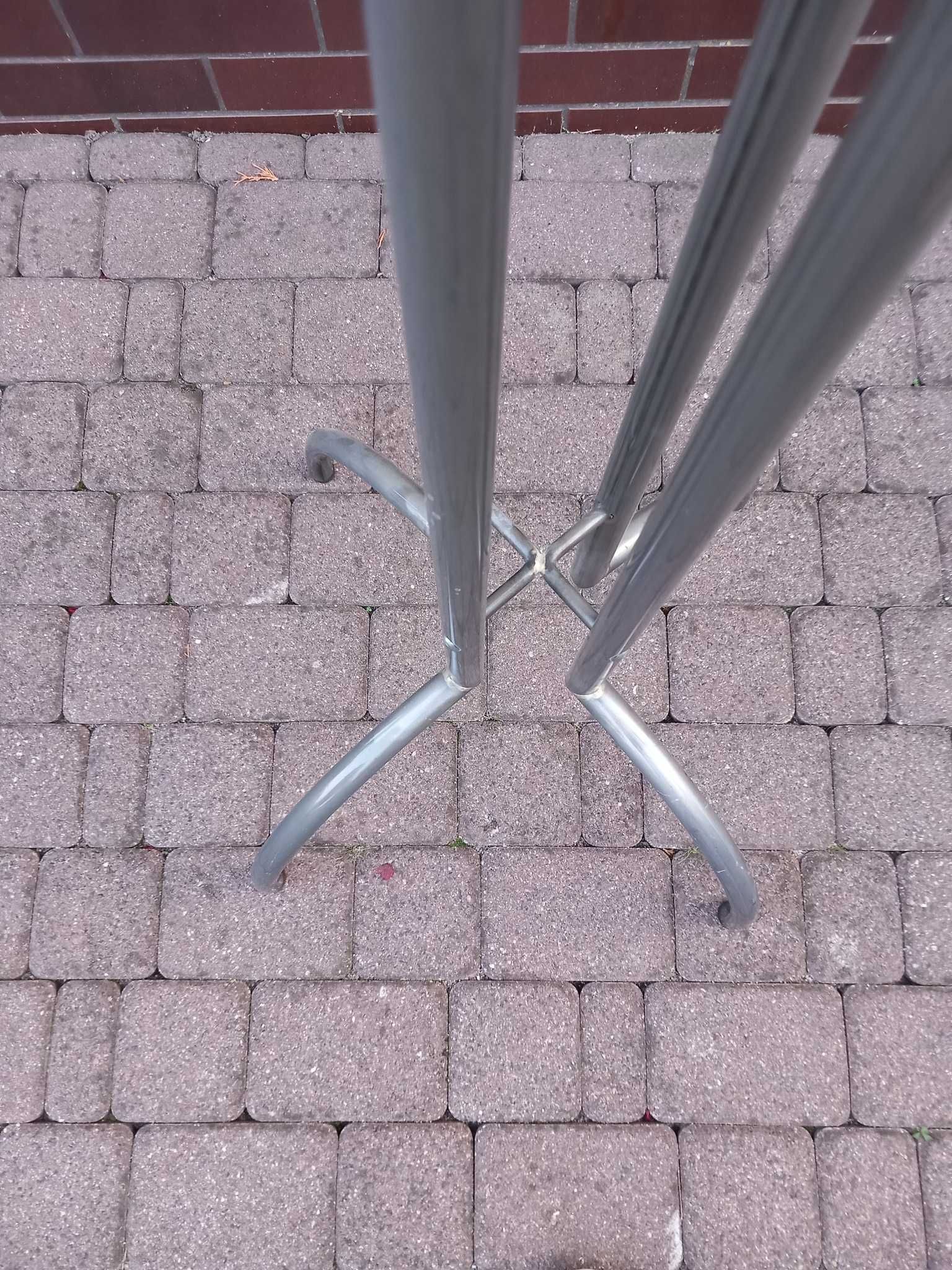 Wieszak metalowy 16 wieszaków