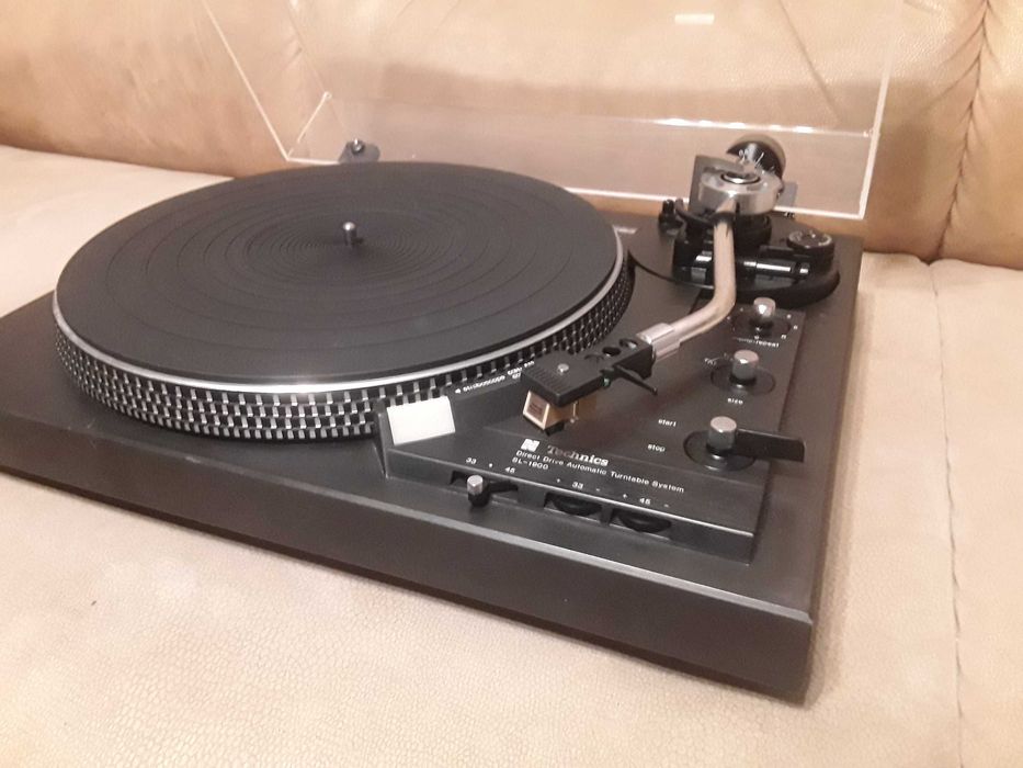 Проигрыватель винила Technics SL-1900 (Direct Drive, Made in Japan)