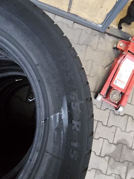 2 sztuki używanych opon zimowych Blue-Star 195/65R15
