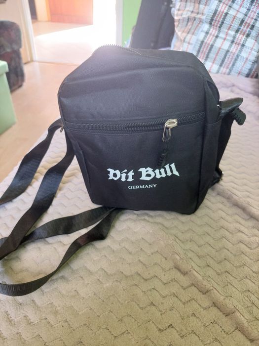 Saszetka męska na ramię.