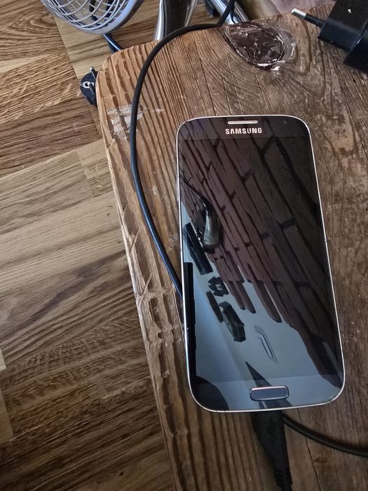 Telefony Samsung iPhone HTC