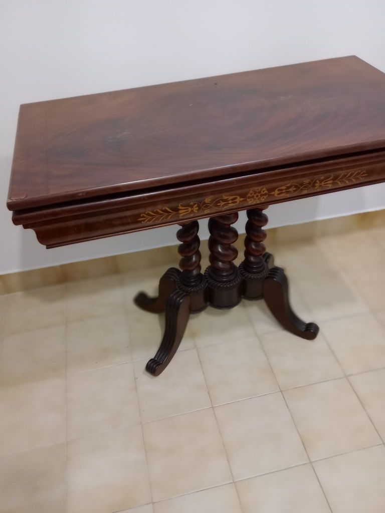 Mesa de Jogo Tipo Império