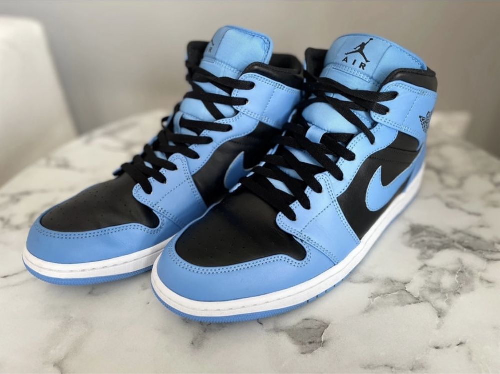 Nike Jordan 1 MID University Blue