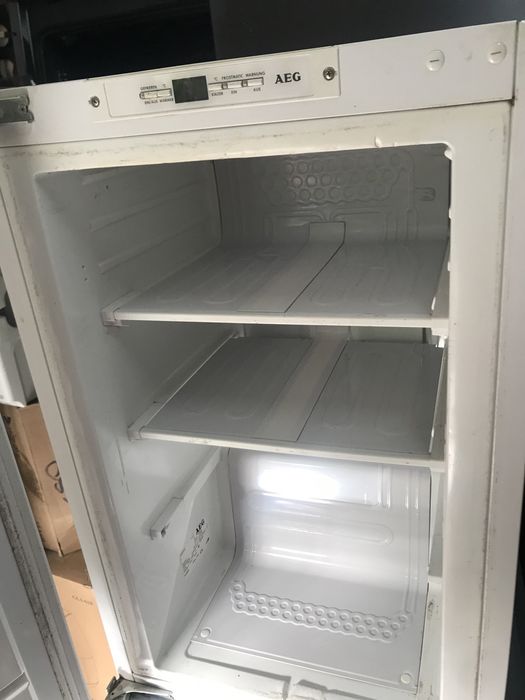 Морозильна камера. AEG