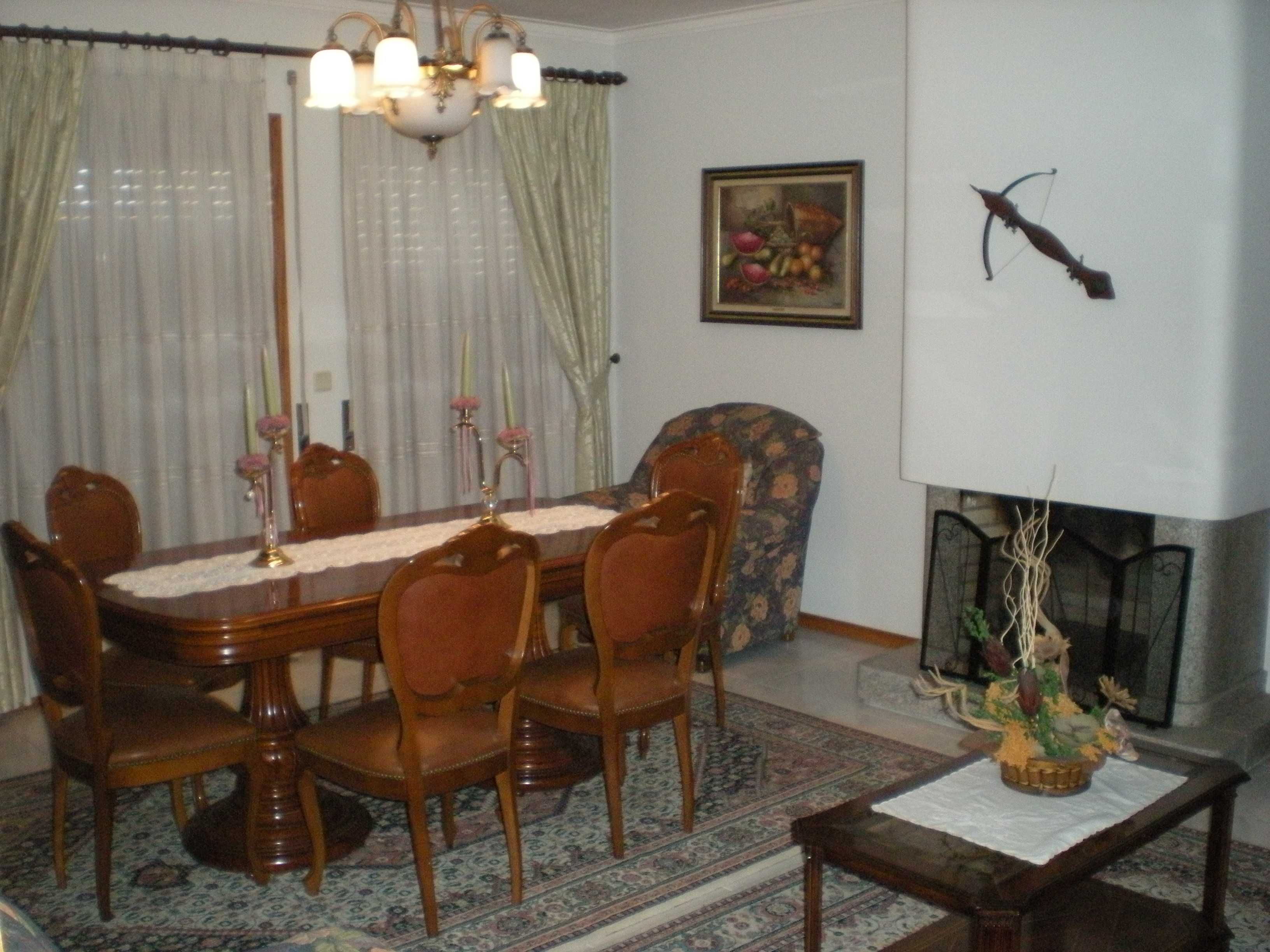 Mesa da Sala com 6 Cadeiras