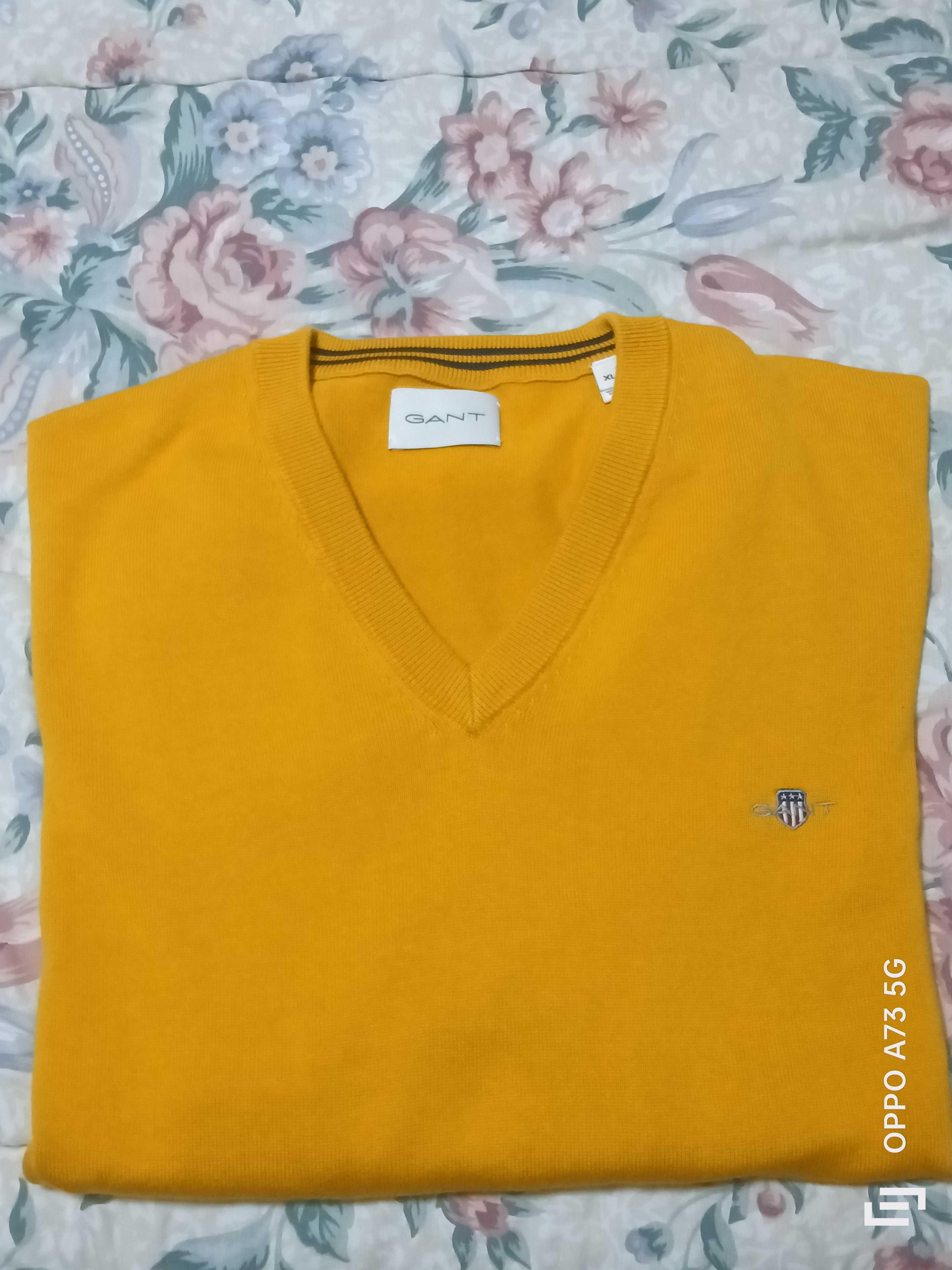 Camisola GANT decote em V, amarela.