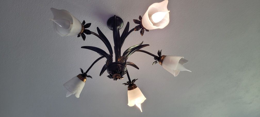 Lampa Żyrandol 5-punktowy: elegancja z urokiem