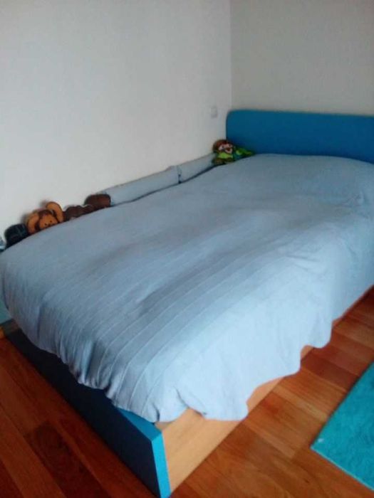 Cama Solteiro de corpo e meio - Excelente estado de conservação