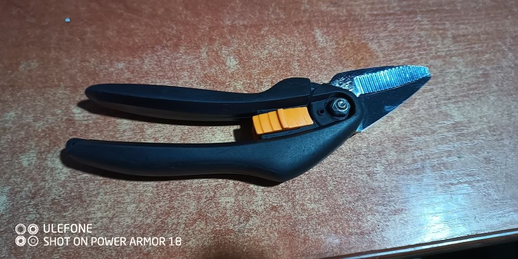 FISKARS Nożyce uniwersalne SP28 SingleStep
