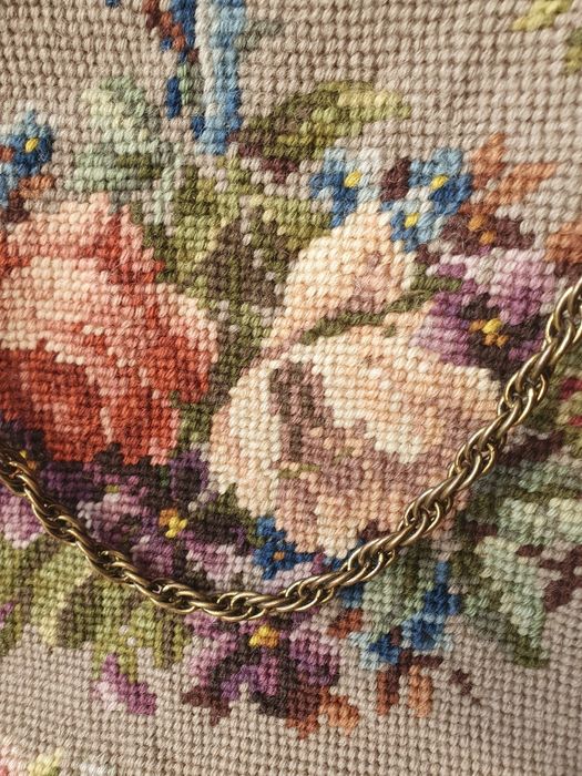 Do zaoferowania piękna torebka lata 40 PRL