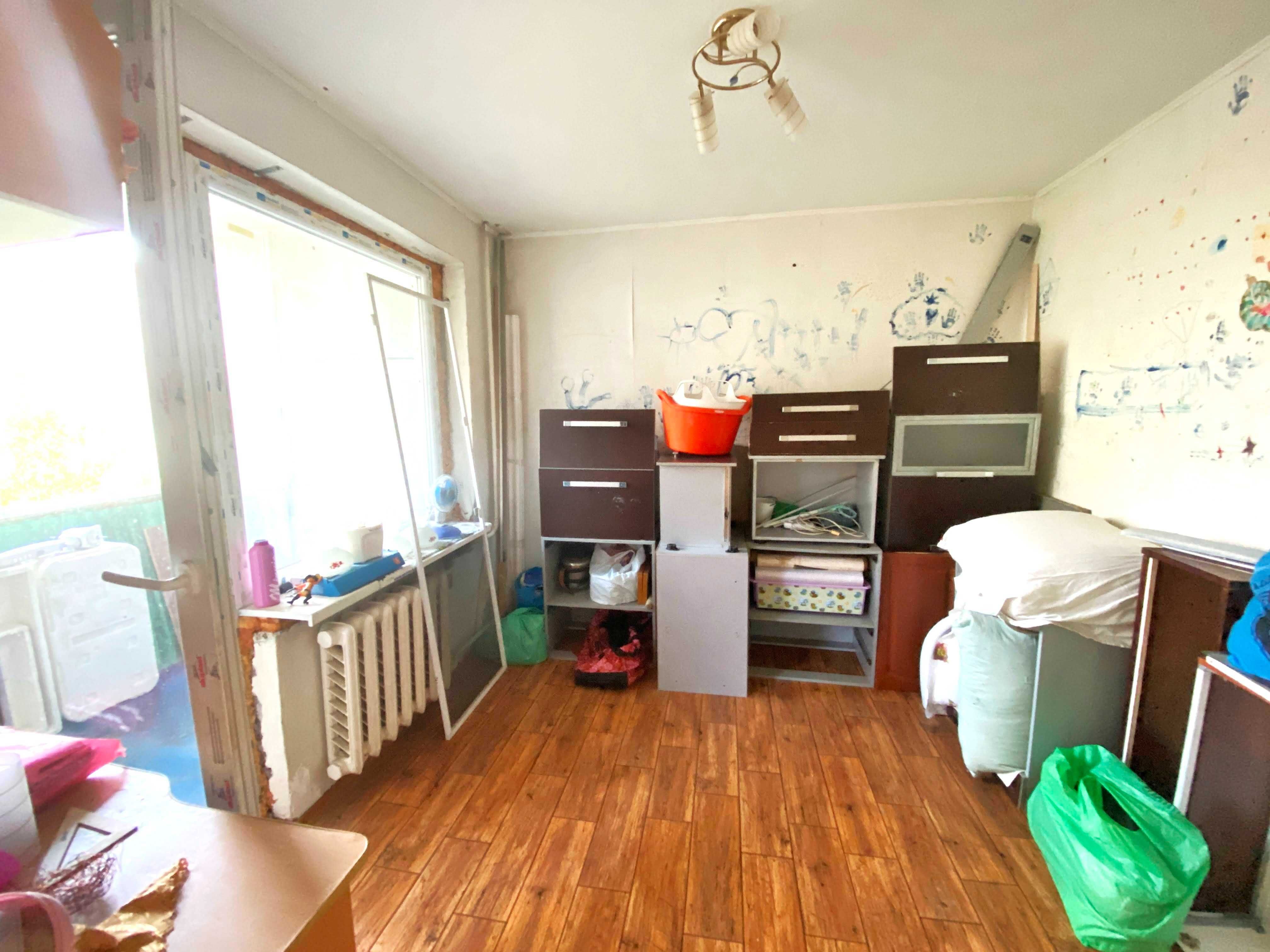 Продаж 3 кімн. квартира, Соляні, Магелан, 4/9, є комора між поверхами