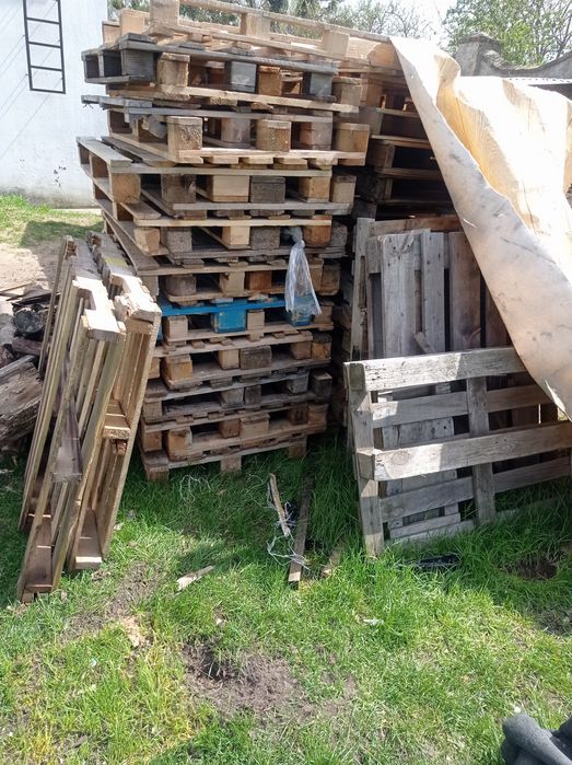 Продам піддони .