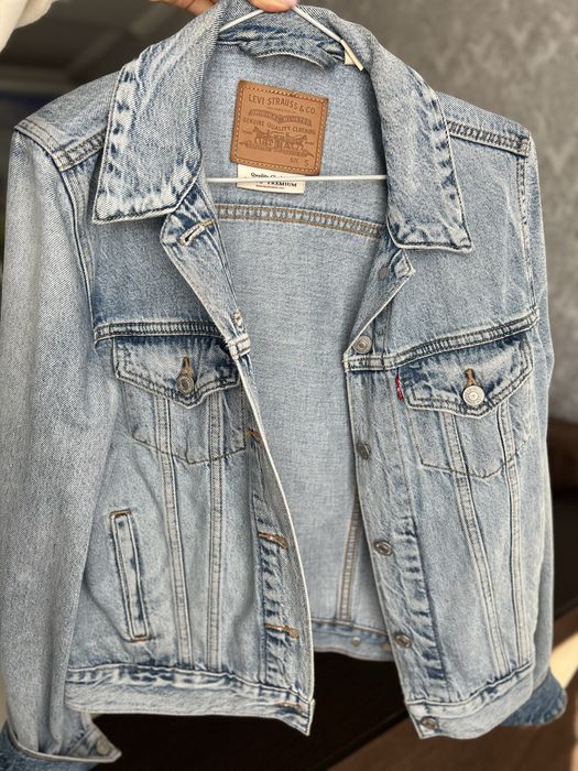 Джинсовий піджак levis розмір с