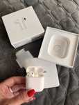 Навушники AirPods