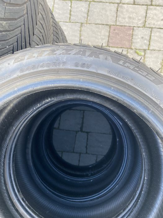 Bridgestone  BLIZZAK ML-32 245/40 R17 4шт.