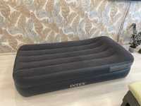 Надувне ліжко-матрас INTEX з вбудованим електронасосом, односпальне