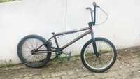 Vendo Bmx semi pro (tenho o banco)