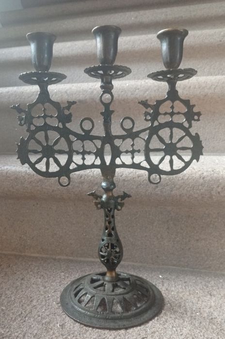 Candelabro antigo de três braços