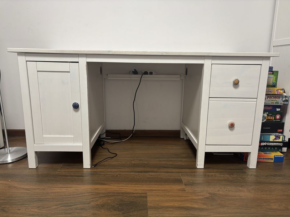 Biurko Ikea Hemnes, krzeslo gratis
