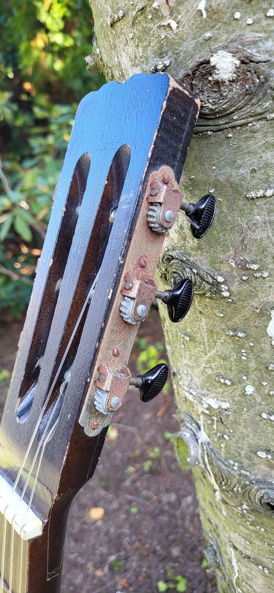 Stara gitara klasyczna